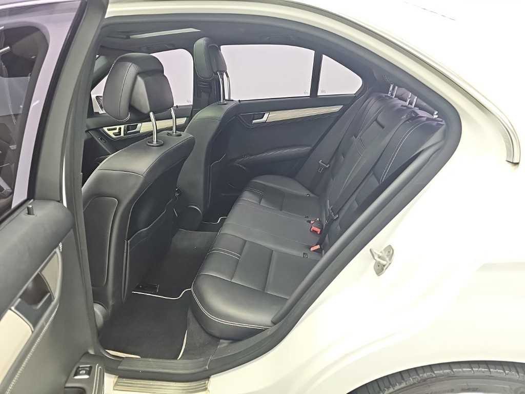 Mercedes-Benz C-Class — photo 12