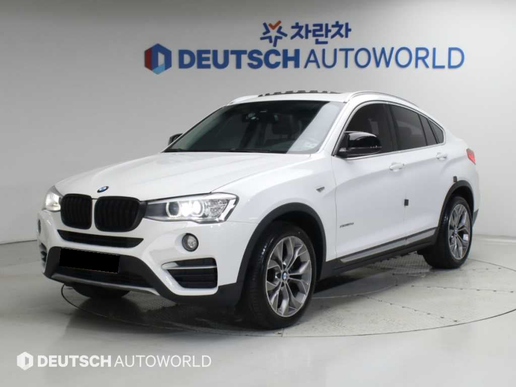 BMW X4 — photo 01