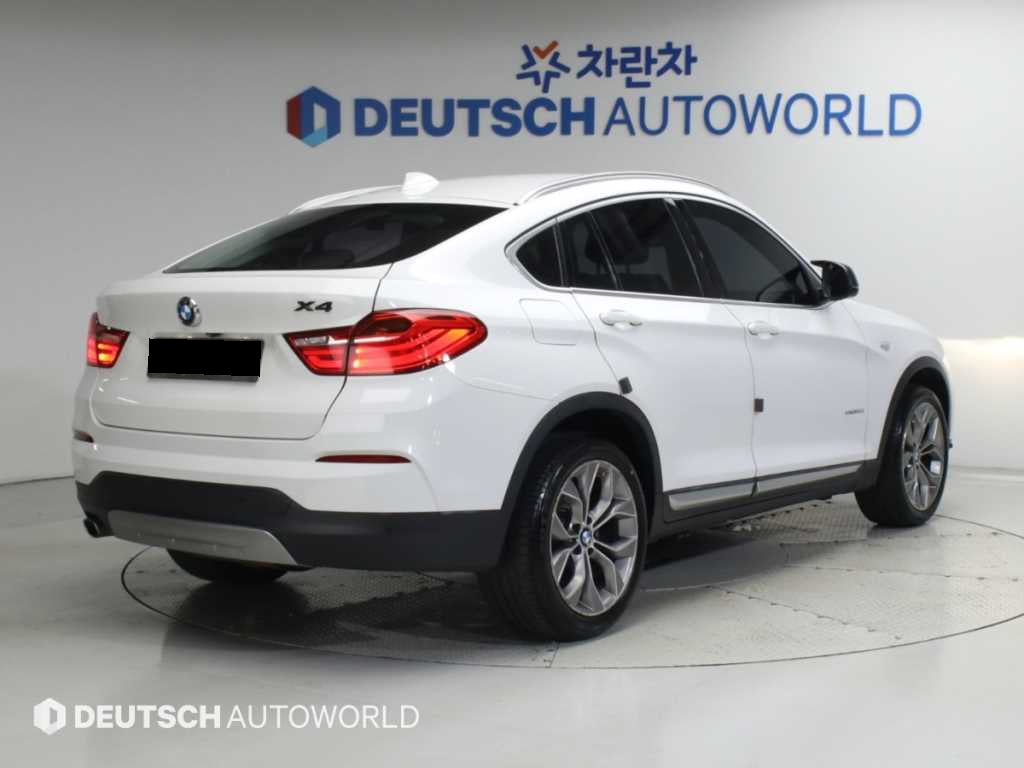 BMW X4 — photo 02