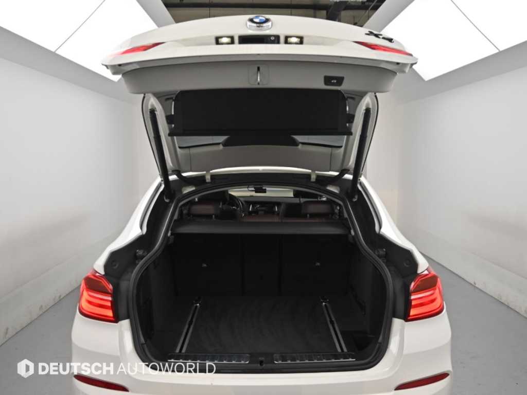 BMW X4 — photo 05