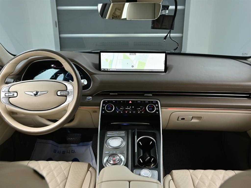 Genesis GV80 — photo 05