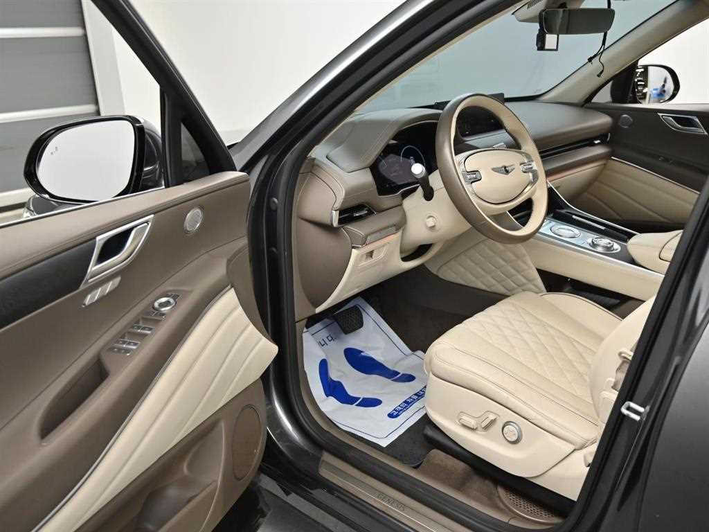 Genesis GV80 — photo 06