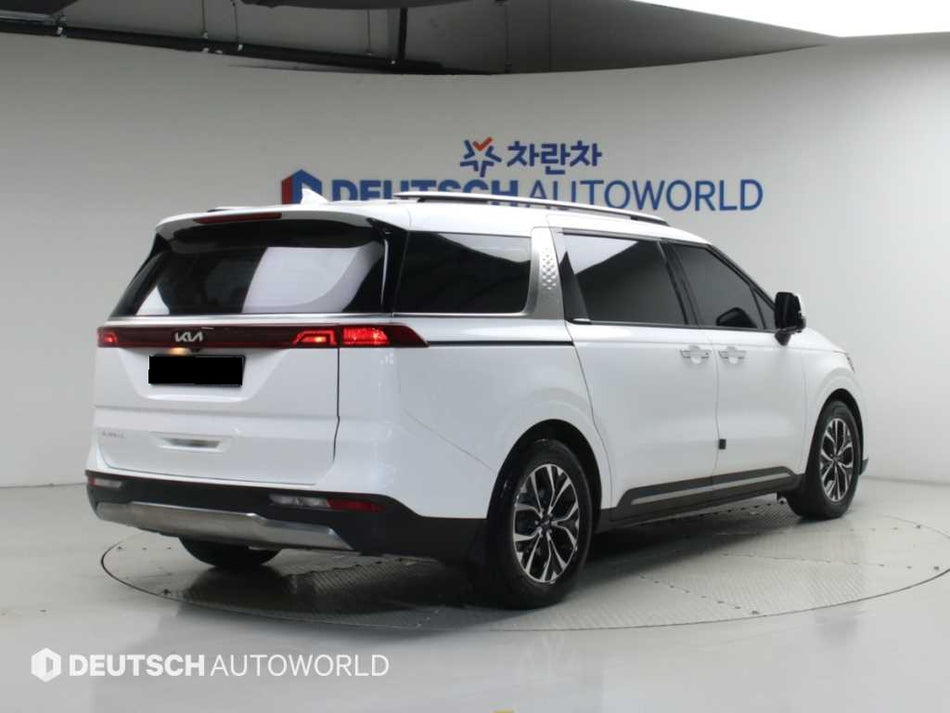 Kia Carnival — photo 02