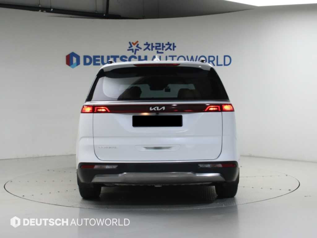 Kia Carnival — photo 04