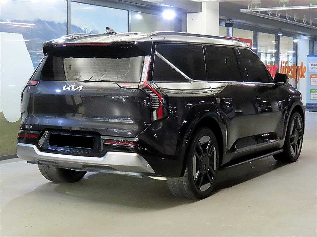 Kia EV9 — photo 04