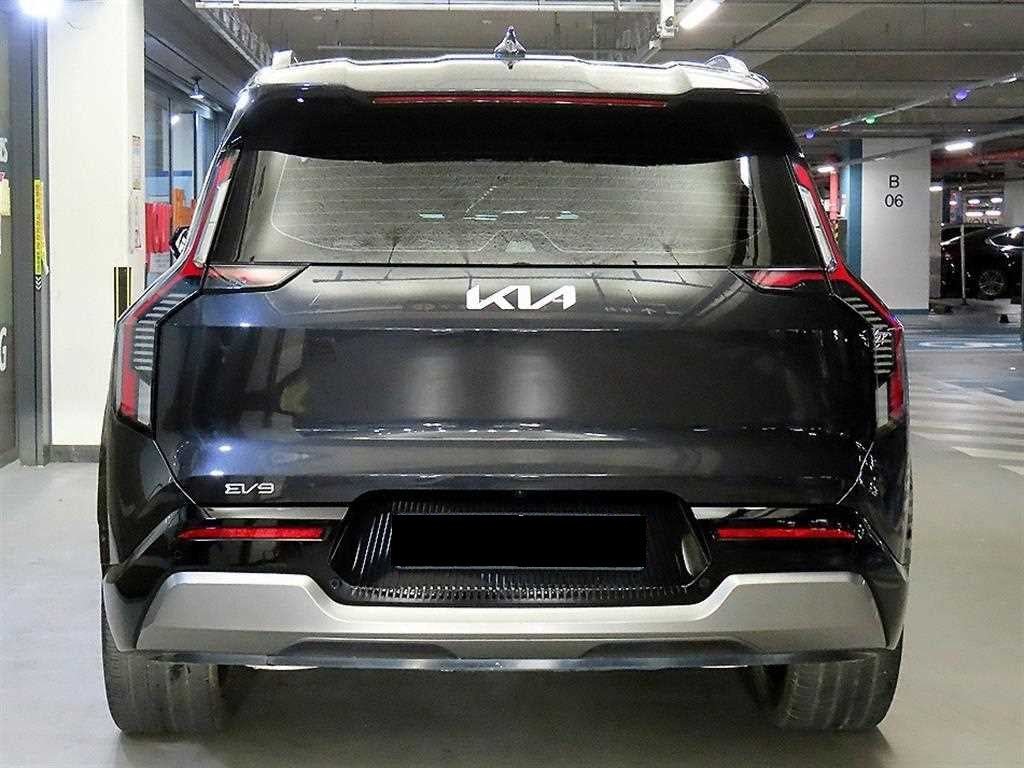 Kia EV9 — photo 05