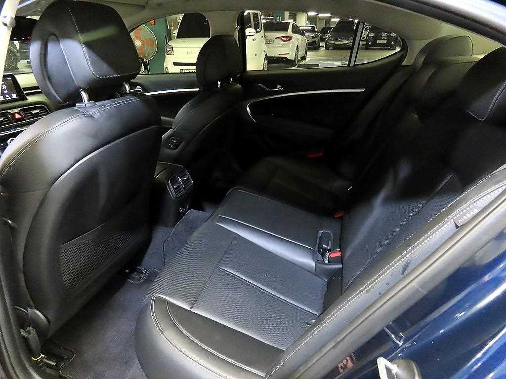 Genesis G70 — photo 07