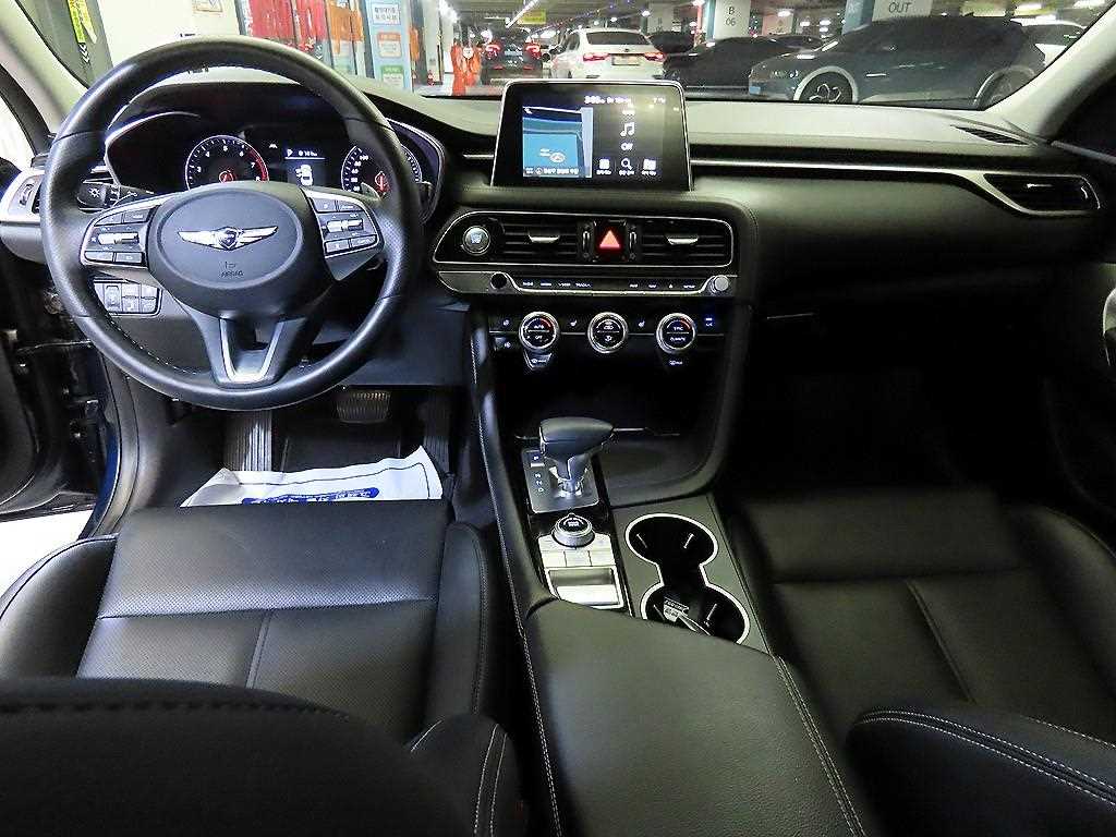 Genesis G70 — photo 10