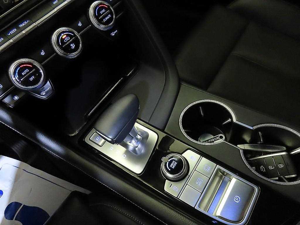 Genesis G70 — photo 12