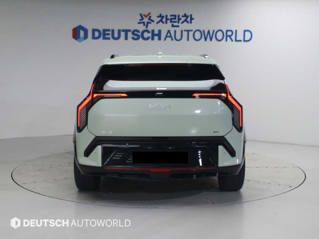 Kia EV3 — photo 04