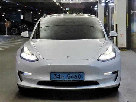 Tesla Model 3 — photo 02