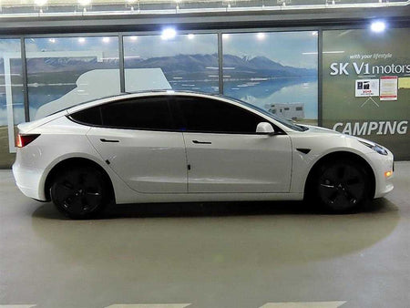 Tesla Model 3 — photo 03