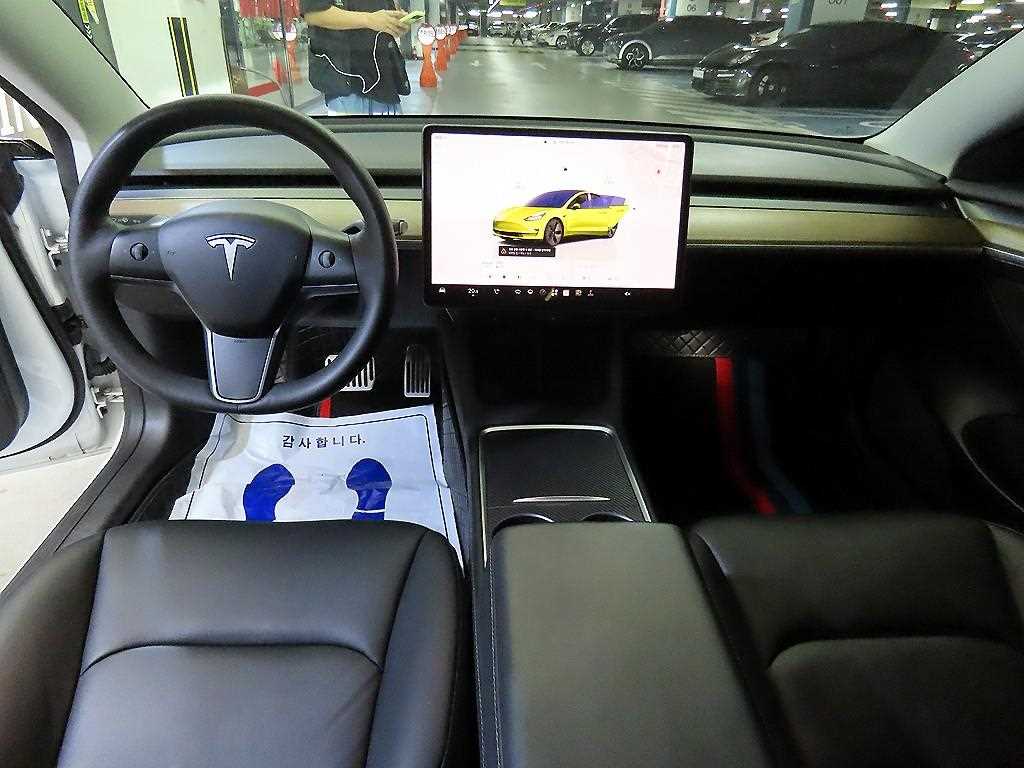 Tesla Model 3 — photo 10