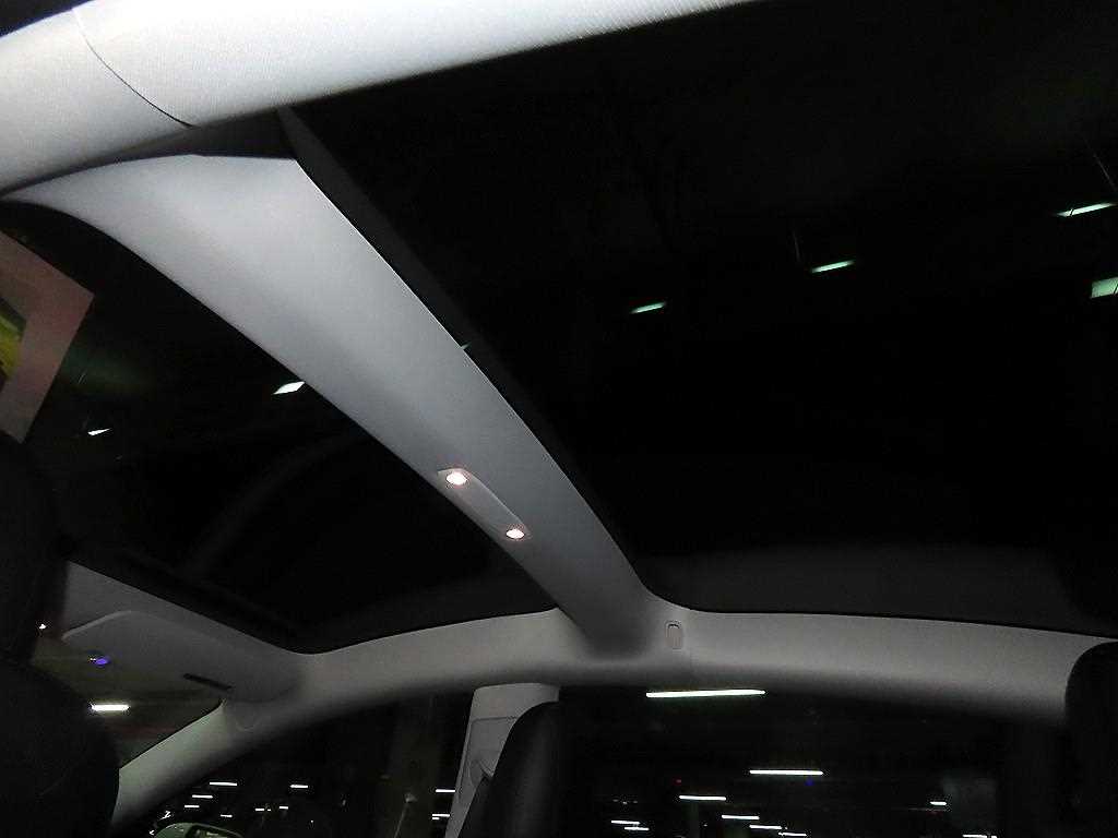 Tesla Model 3 — photo 17