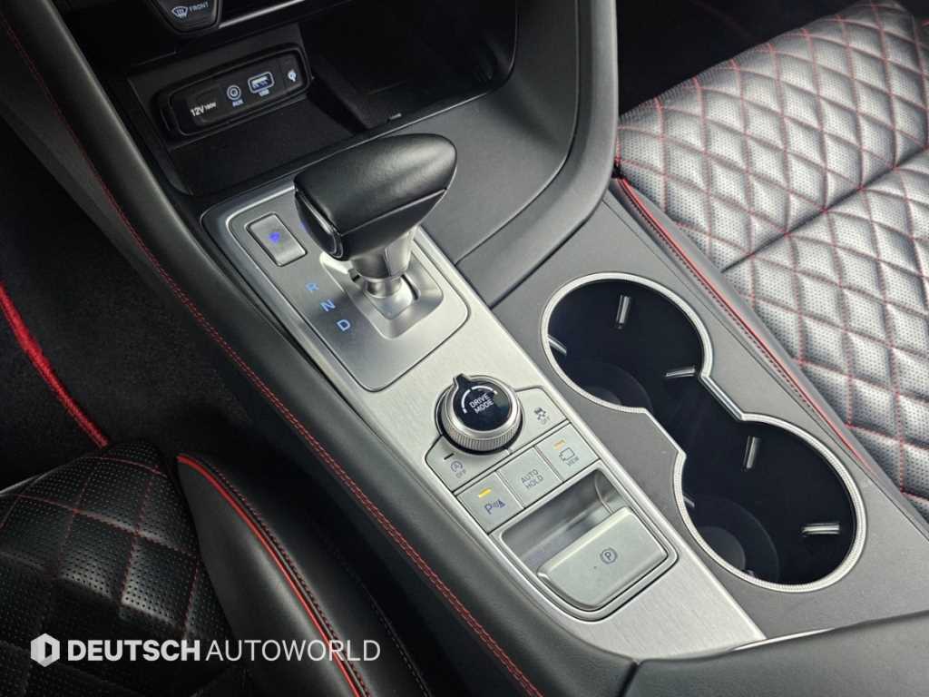 Genesis G70 — photo 09