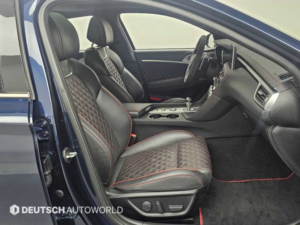 Genesis G70 — photo 10