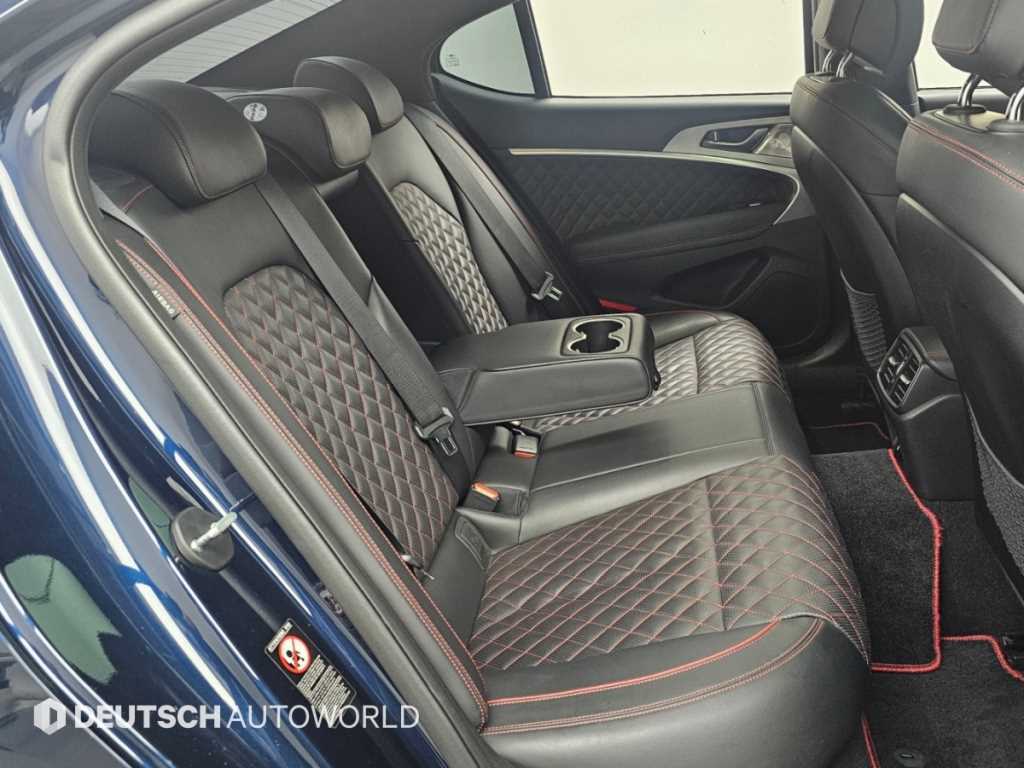 Genesis G70 — photo 12