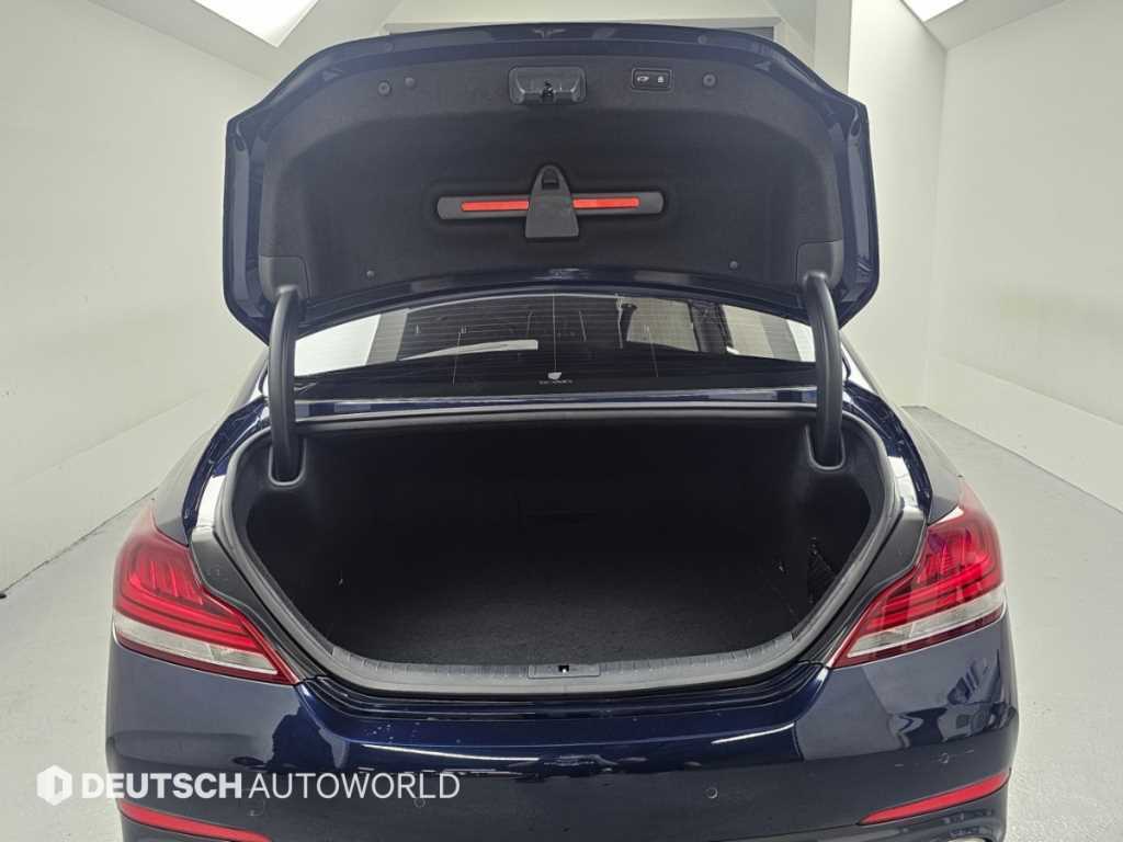 Genesis G70 — photo 19