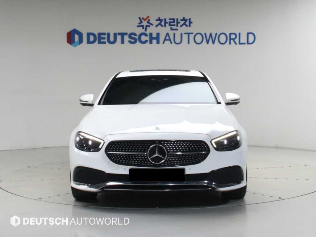 Mercedes-Benz E-Class — photo 03