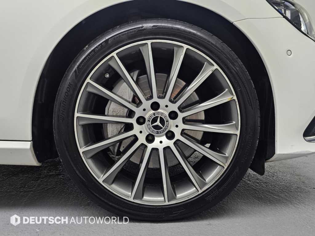 Mercedes-Benz E-Class — photo 05