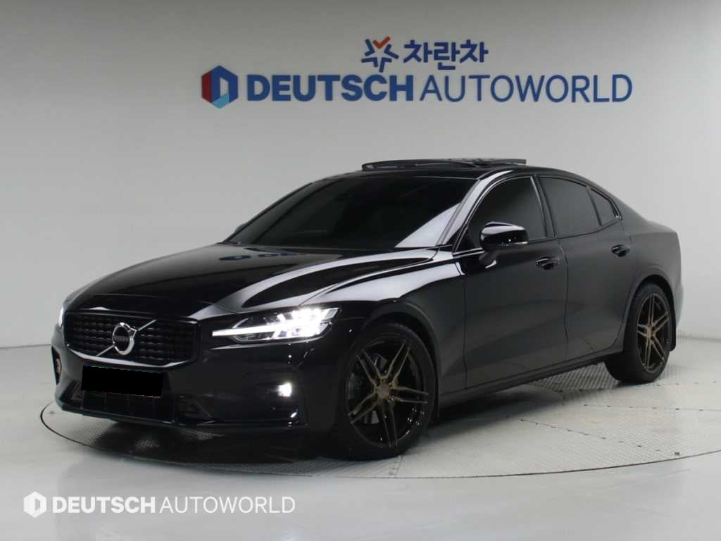 Volvo S60 — photo 01