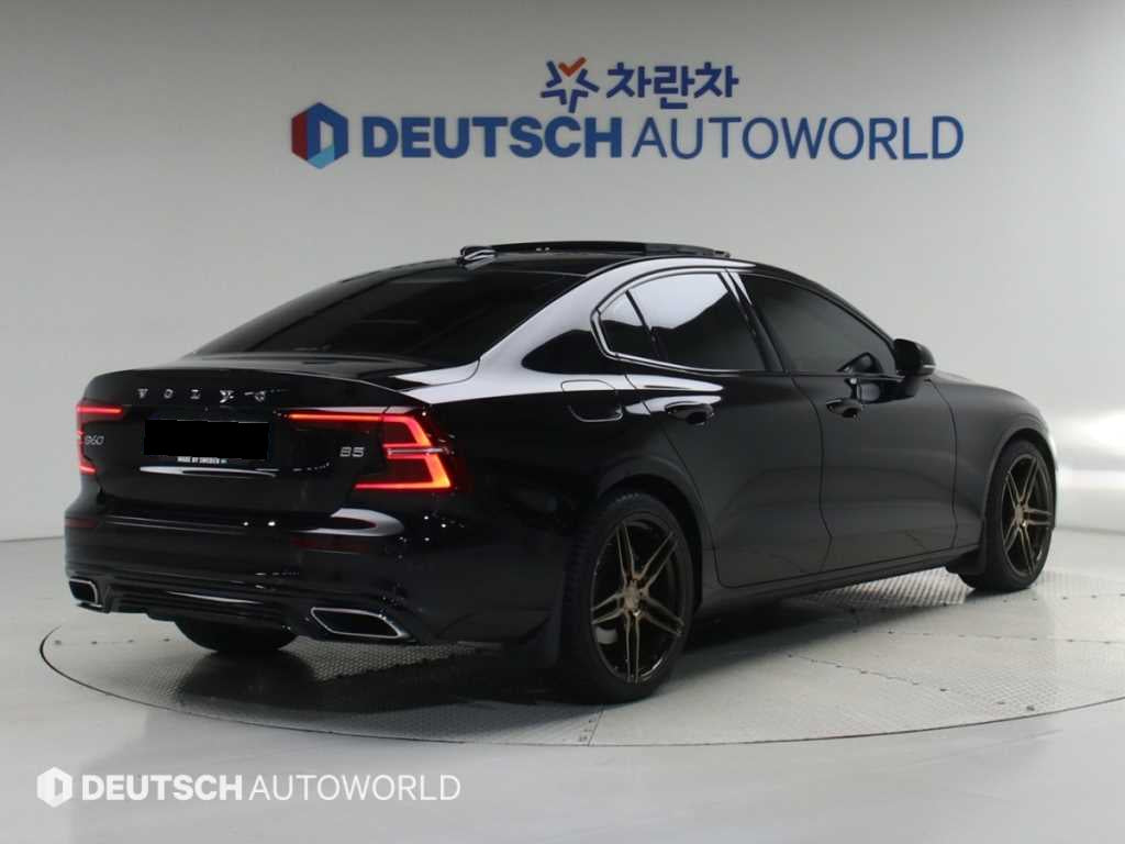 Volvo S60 — photo 02