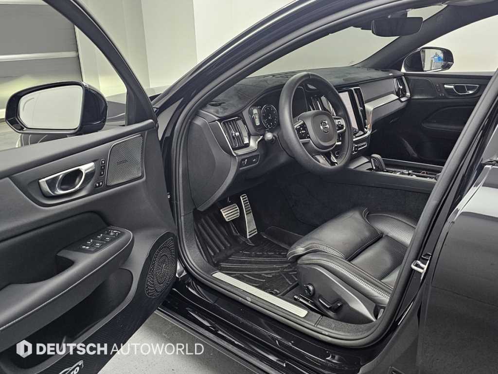 Volvo S60 — photo 11