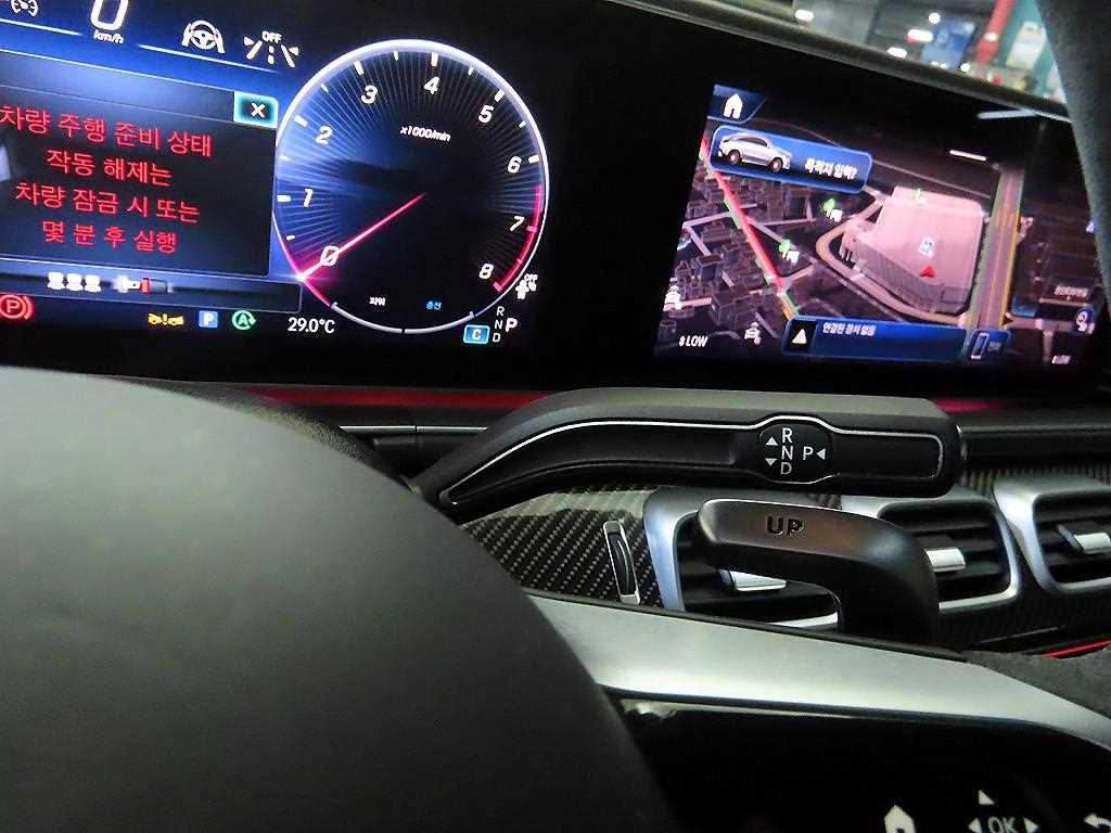 Mercedes-Benz GLE-Class — photo 12