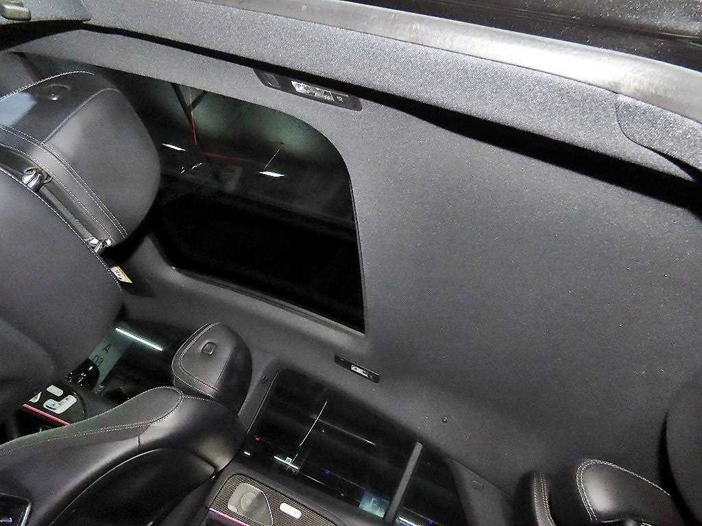 Mercedes-Benz GLE-Class — photo 14