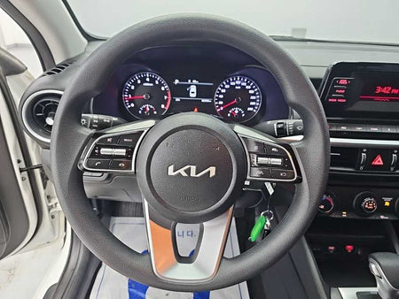 Kia K3 — photo 09