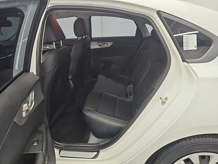 Kia K3 — photo 12
