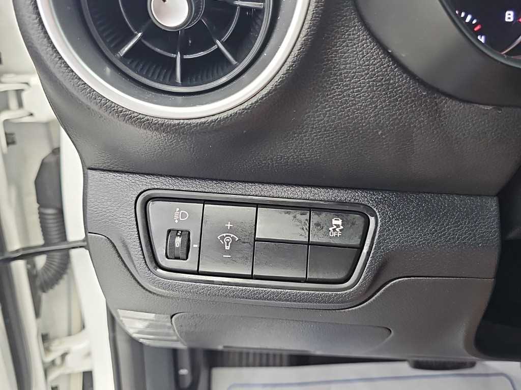 Kia K3 — photo 16