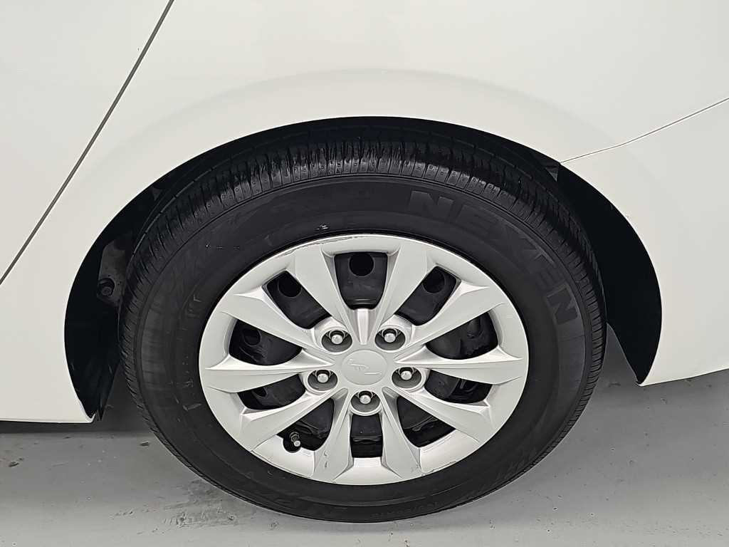 Kia K3 — photo 20