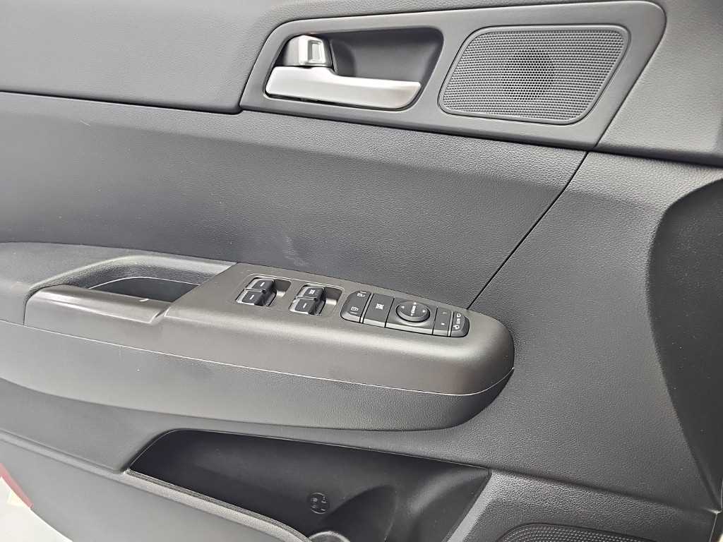 Kia Sportage — photo 16
