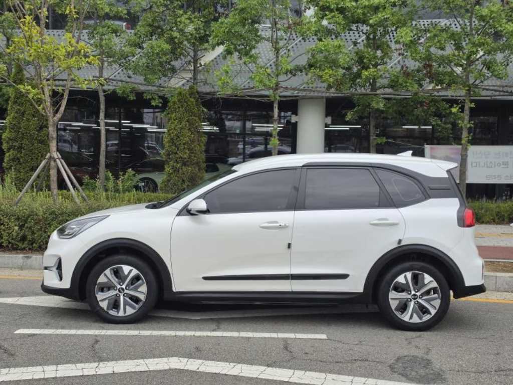 Kia Niro — photo 01