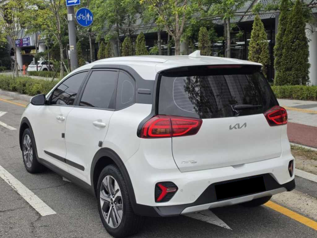 Kia Niro — photo 06