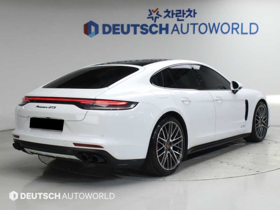 Porsche Panamera — photo 02