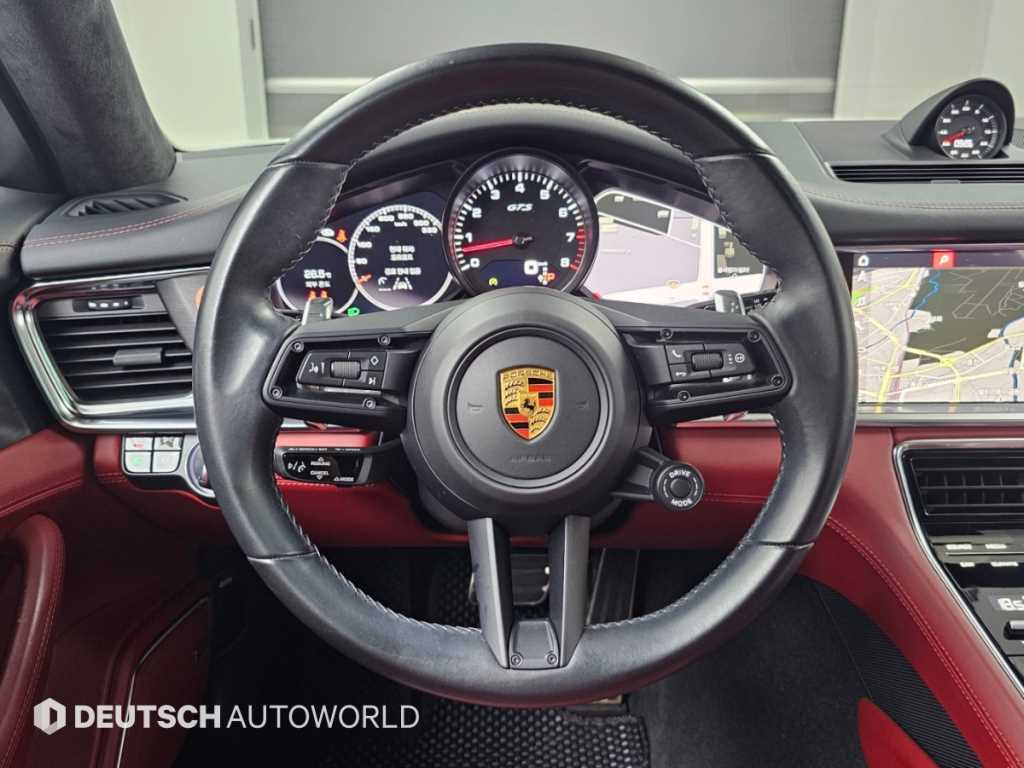 Porsche Panamera — photo 13