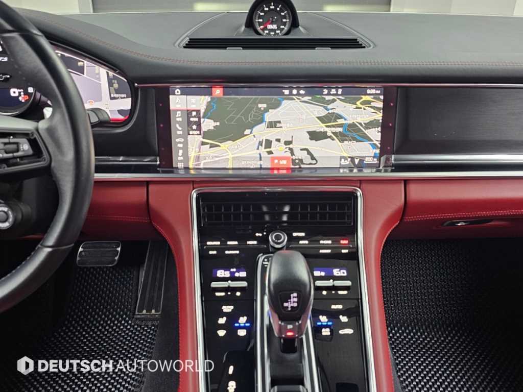 Porsche Panamera — photo 14