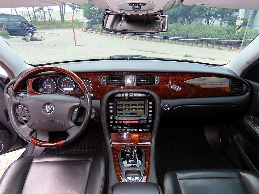 Jaguar XJ-8 — photo 07