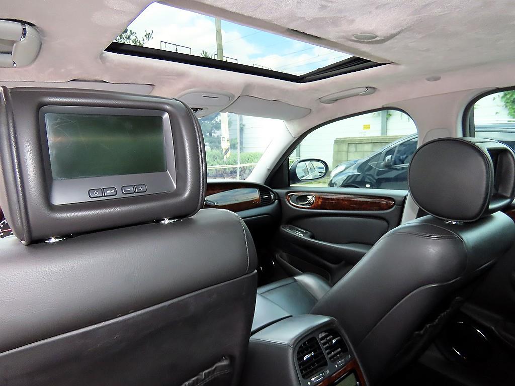 Jaguar XJ-8 — photo 16