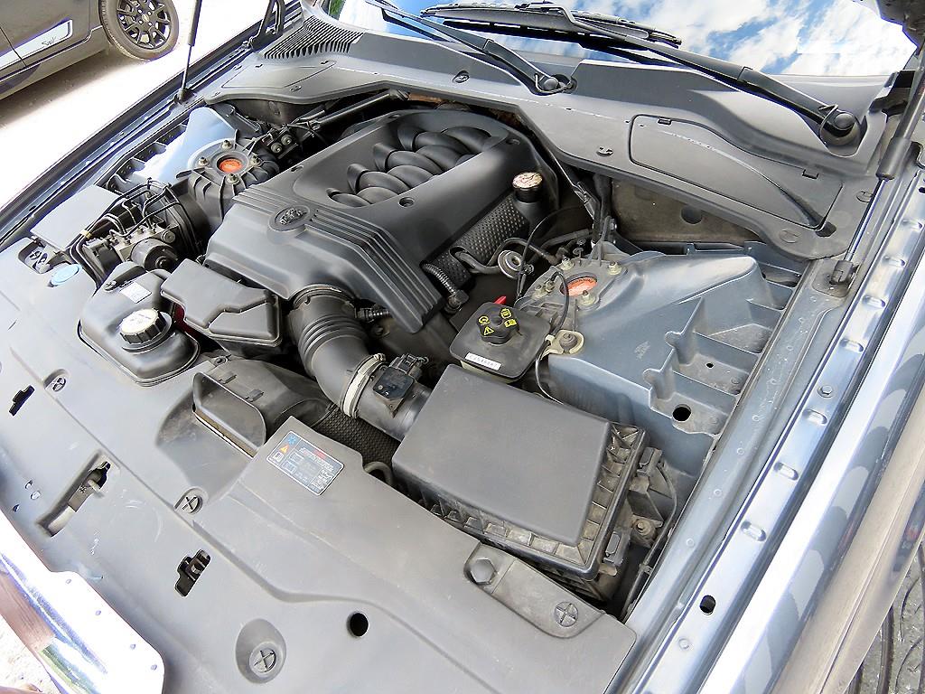 Jaguar XJ-8 — photo 19