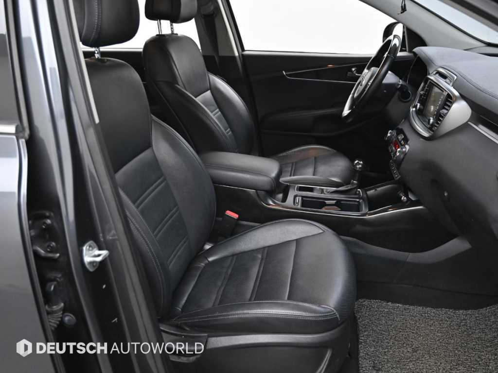 Kia Sorento — photo 10