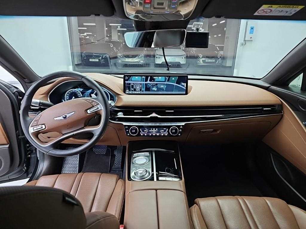 Genesis G80 — photo 01