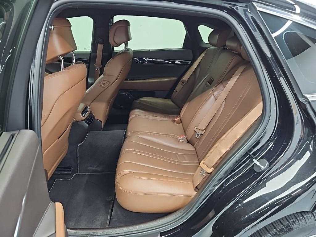 Genesis G80 — photo 12