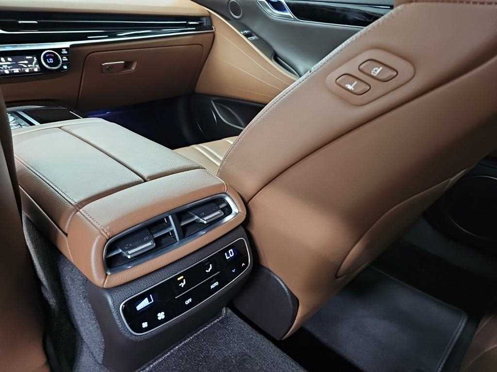 Genesis G80 — photo 13