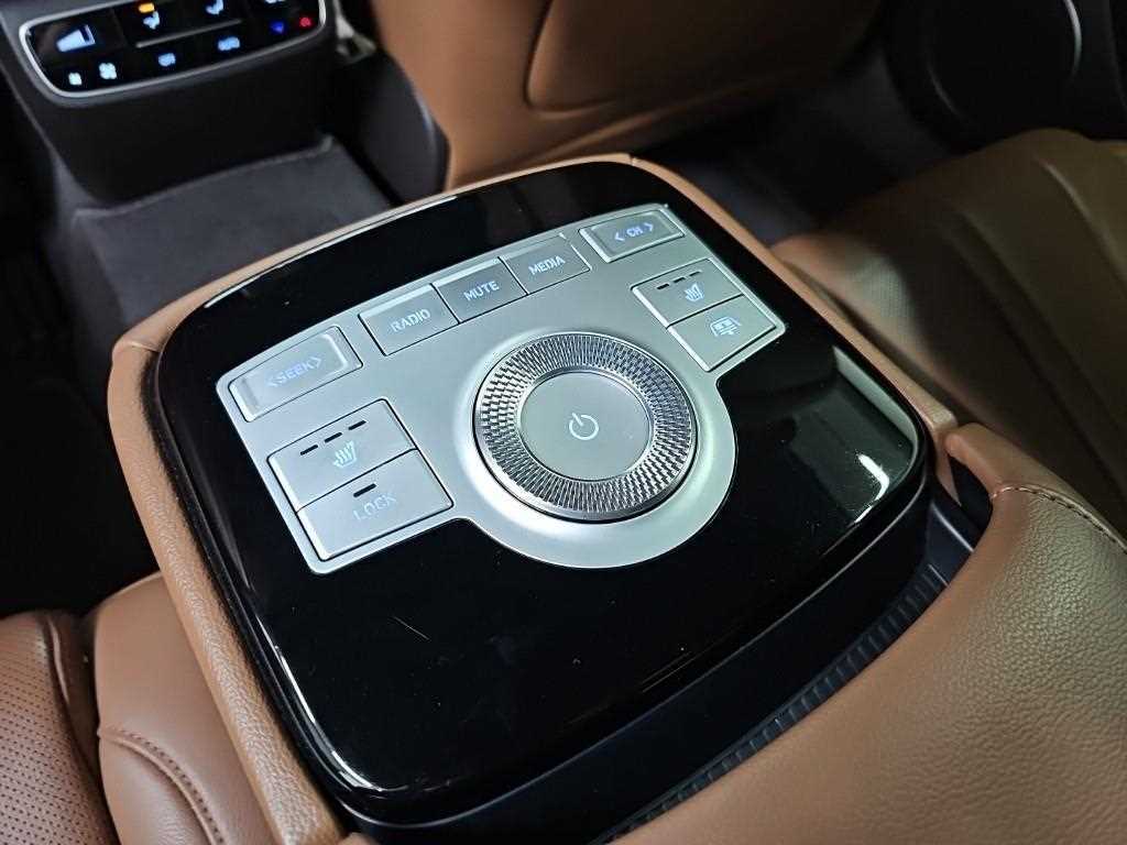 Genesis G80 — photo 14
