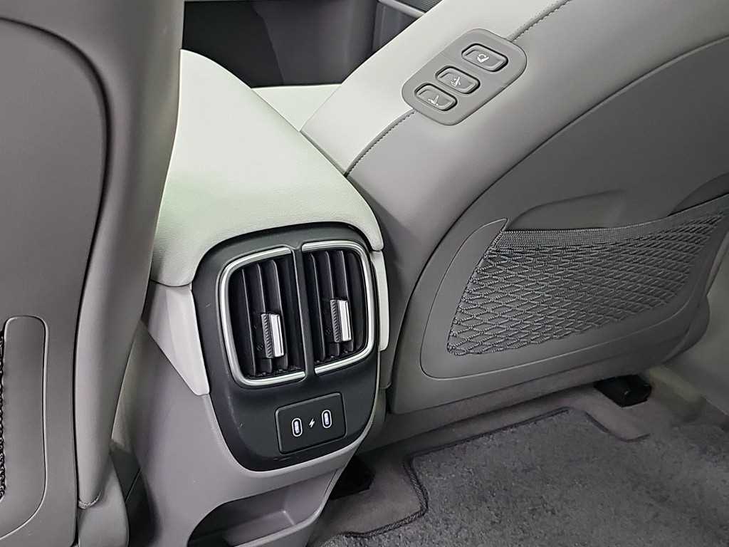 Hyundai Ioniq6 — photo 13