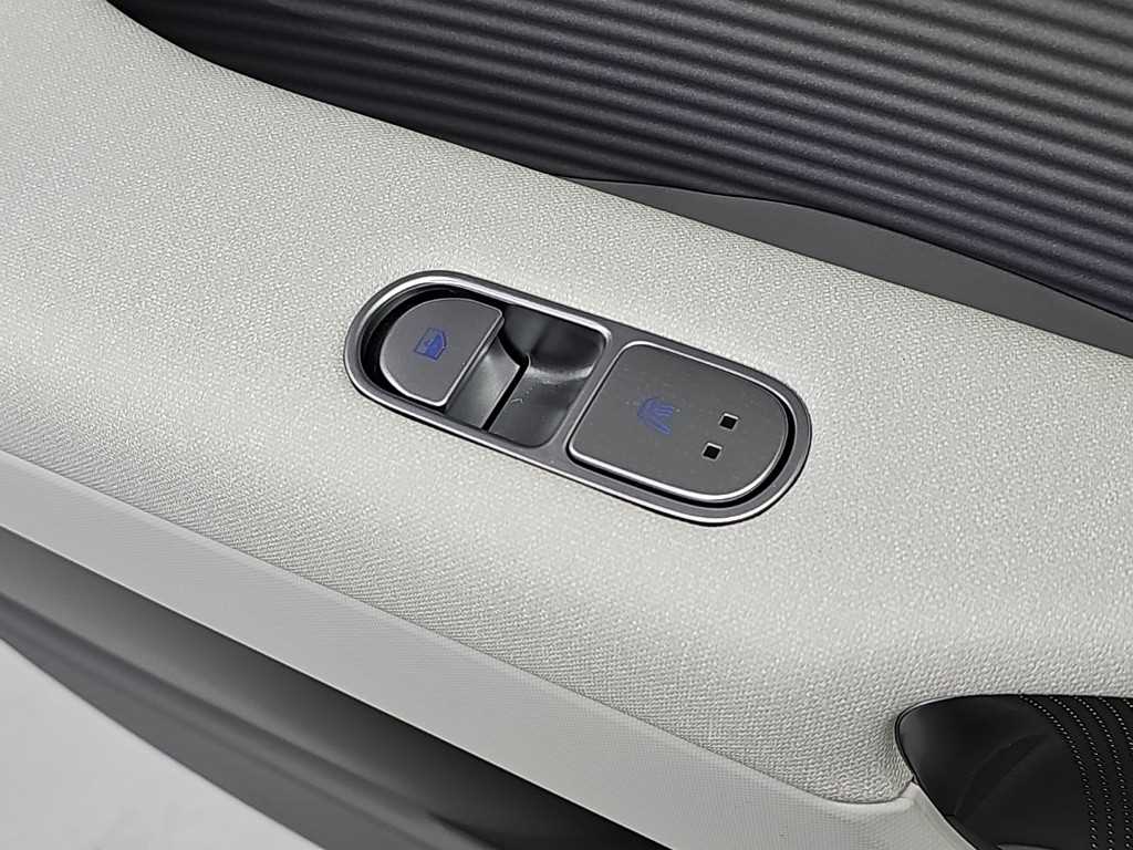 Hyundai Ioniq6 — photo 14