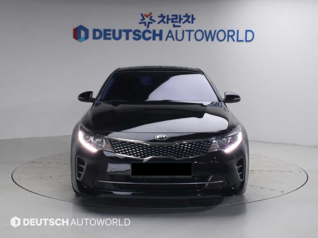 Kia K5 — photo 03
